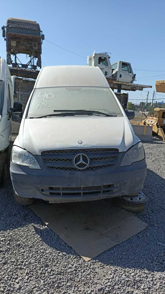 Mercedes-Benz VITO 2011 - 1 REPUESTO USADO/USADA EN DESARME